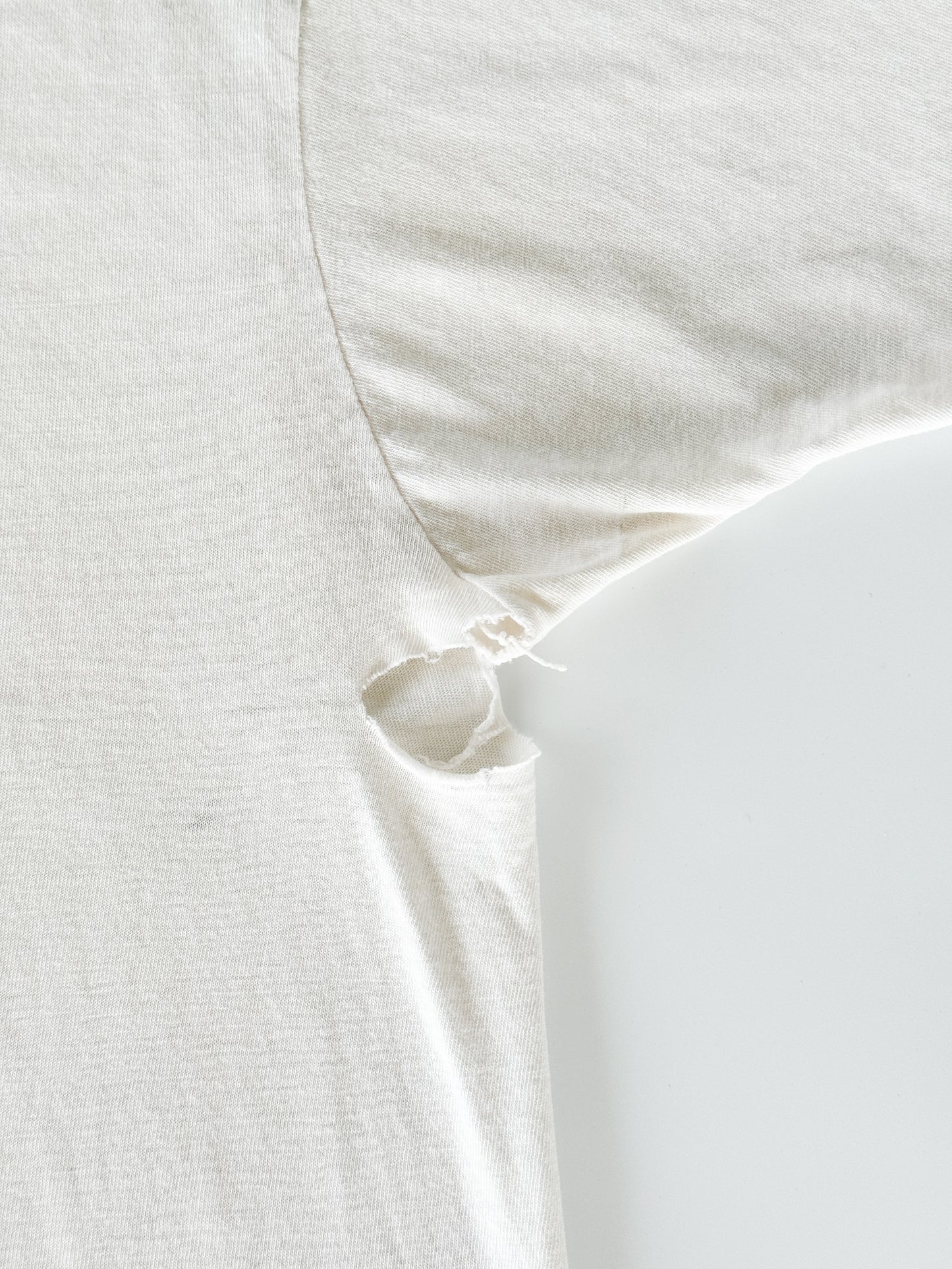 1980s Calder art tee,Made in U.S.A. (Size: chest 23” Length 31”)